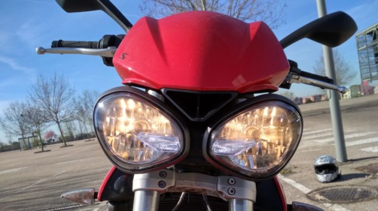 Prueba Triumph Street Triple S A2