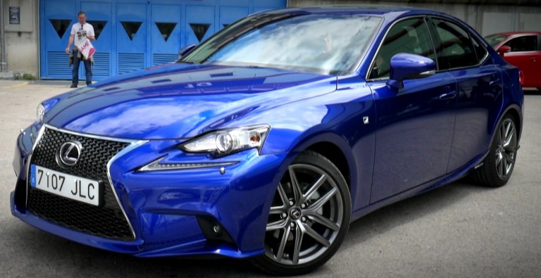 Lexus IS300h