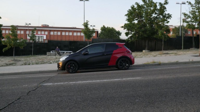 Peugeot 208 GTi by Peugeot Sport