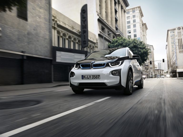 El BMW i3: primer coche de fabricación 100% limpia