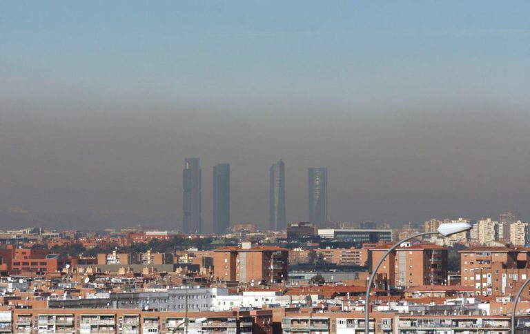 Nuevas pegatinas DGT: ¿Qué pegatina llevará mi coche?