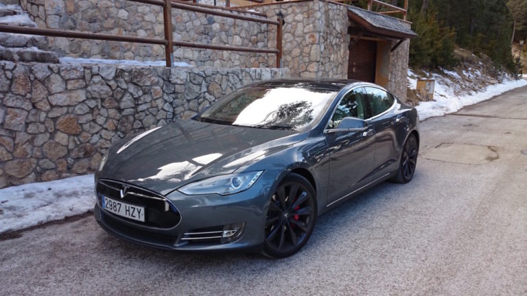 Tesla Model S P85D: Evolución revolucionaria
