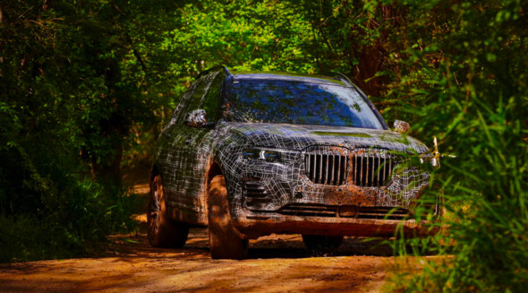 El BMW X7 se deja ver en su fase final
