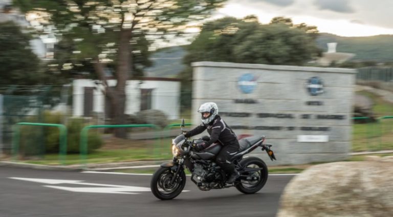 Prueba Suzuki SV650X: V-Twin estilo café racer