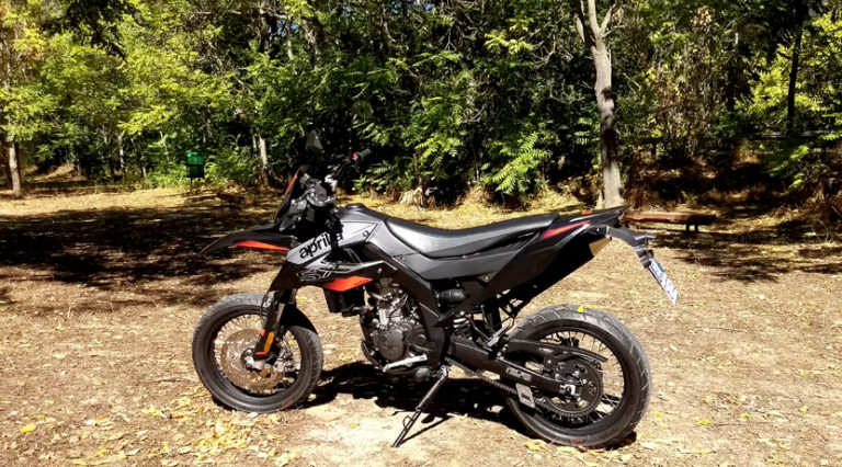 Aprilia SX 125: una supermotard con ligeros cambios para el día a día