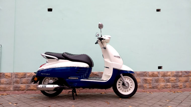 Peugeot Django 125: tecnología y estilo retro, todo en uno
