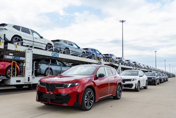 BMW iX3 terminado preparado para transporte desde Debrecen