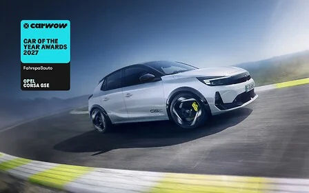 Opel Corsa GSE blanco en la imagen oficial del premio Carwow 2027