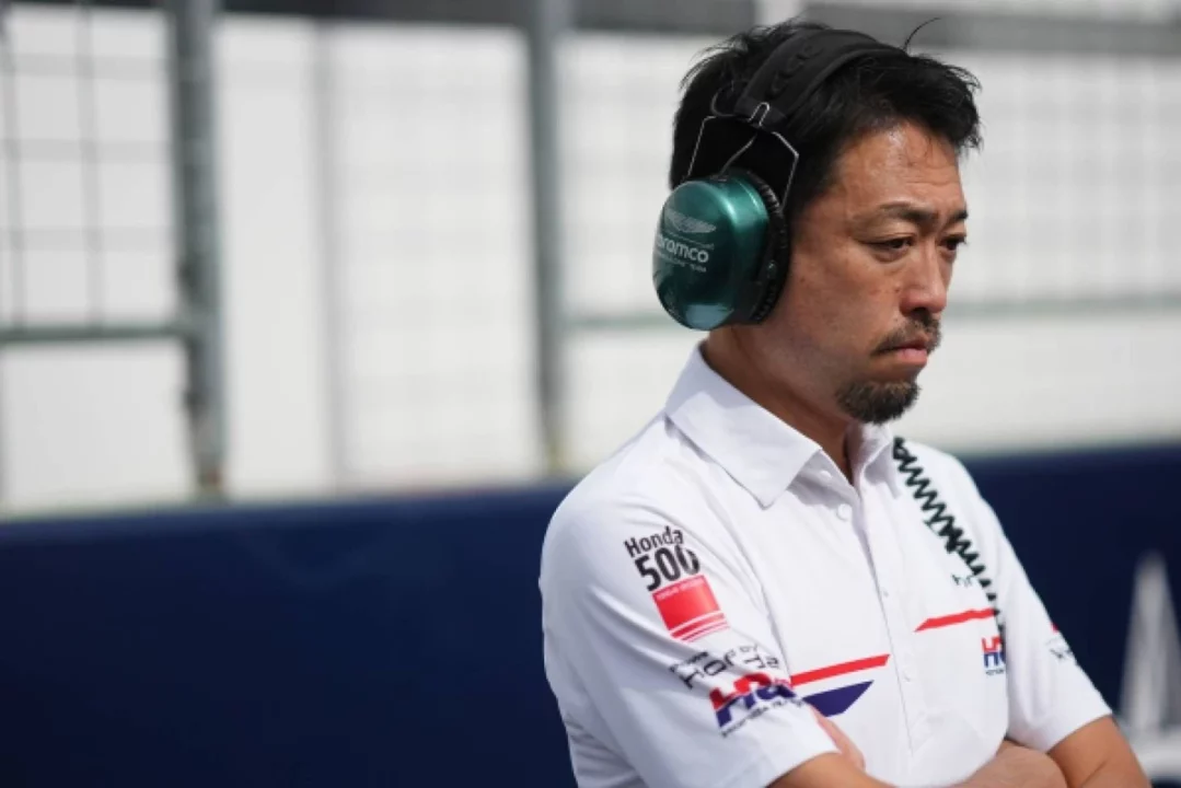 Logotipo de Honda Racing Corporation en las instalaciones de un circuito de Fórmula 1