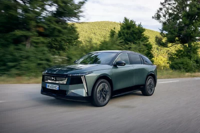 DS N°7: la campaña que pone el silencio en el centro del nuevo SUV compacto