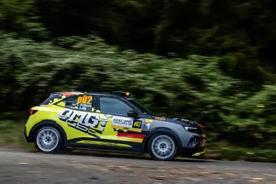 Opel Mokka GSE Rally de Timo Schulz en un tramo de la copa eléctrica