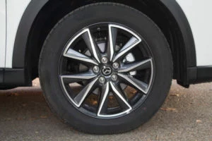 Las llantas tienen un diseño bonito y tienen perfil más que de sobra para ser confortables